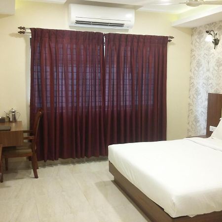 Hotel Mahalakshmi Residency Kollur Exterior foto