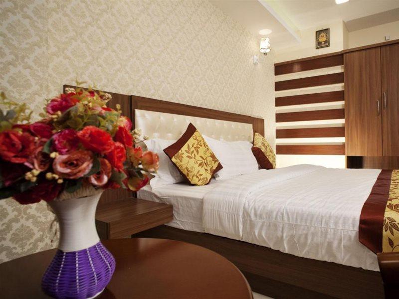 Hotel Mahalakshmi Residency Kollur Exterior foto