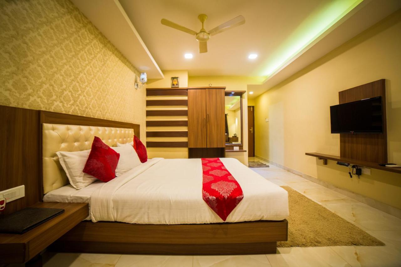 Hotel Mahalakshmi Residency Kollur Exterior foto
